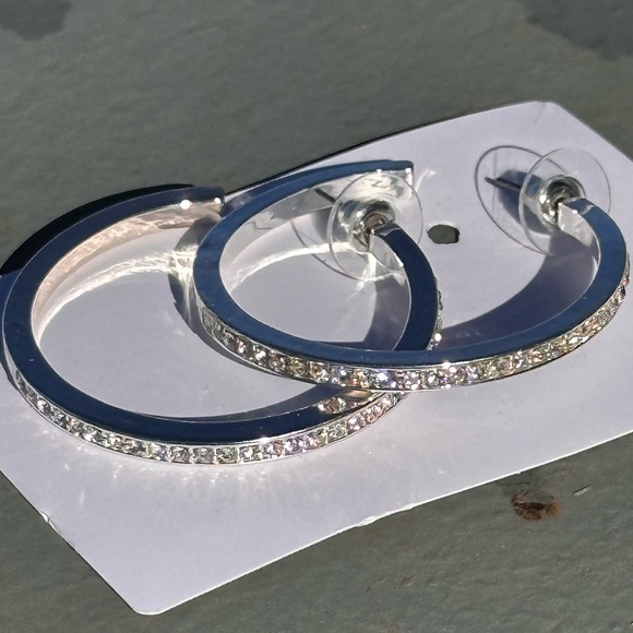 E36. Exquisite Swarovski Elements Crystal 1.75” Hoop Earrings NEW - Picture 4 of 4